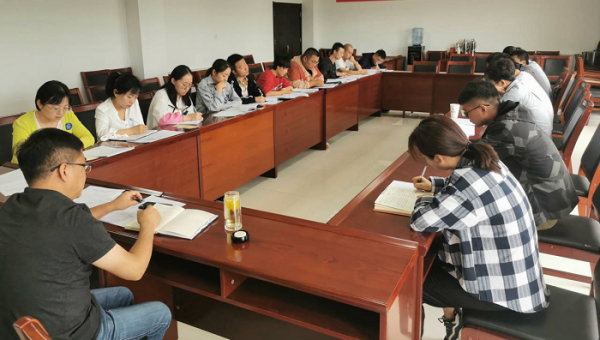 近日，隧道公司召開了以“夯實財務基礎(chǔ)，嚴守紀律關(guān)口”為主題的專題學習會，會議主要內(nèi)容是學習集團公司印發(fā)的《安全生產(chǎn)費用財務管理辦法》與《建造合同會計核算辦法（2020年修訂
